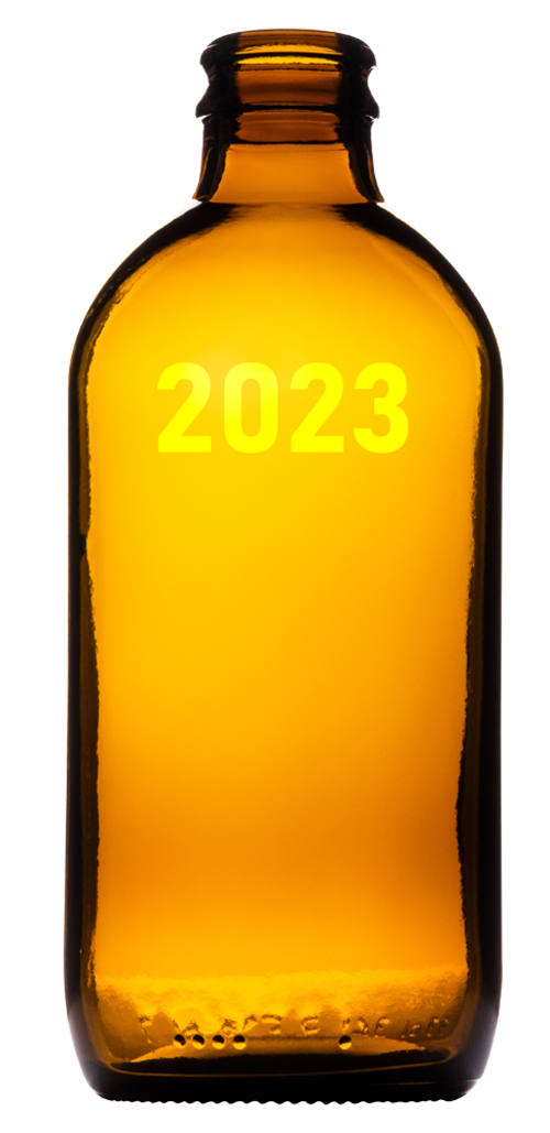 Bouteille en verre avec une inscription 2023